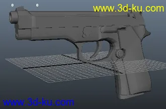 机器人和电话还有闹钟和手枪模型的图片