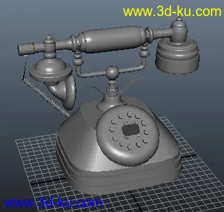 机器人和电话还有闹钟和手枪模型的图片