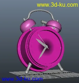 机器人和电话还有闹钟和手枪模型的图片