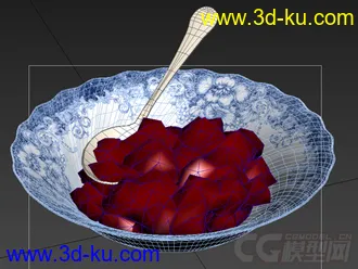 盛着大姨妈食物青花瓷碟子 碗写实模型的图片