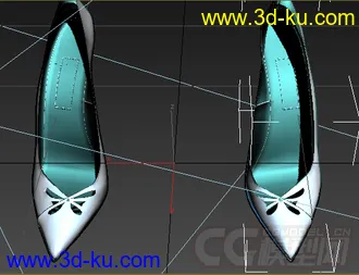一双高跟鞋模型的图片
