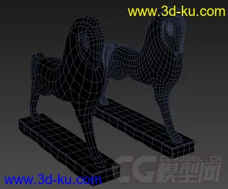 一匹马雕塑模型的图片