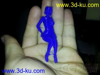 坐着的女士 3D打印模型  STL格式的图片