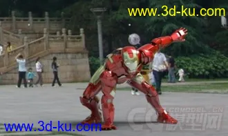 3D打印模型有装配机械臂钢铁侠的图片